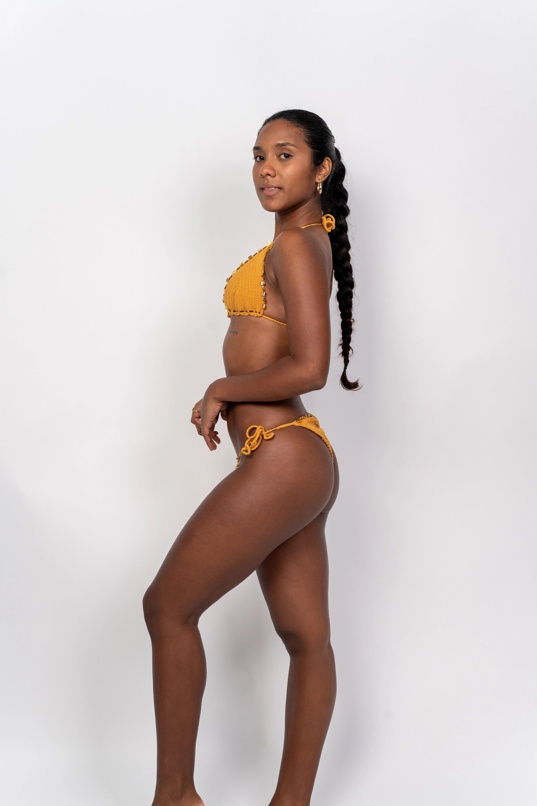 Mikela Mostaza con Piedrería